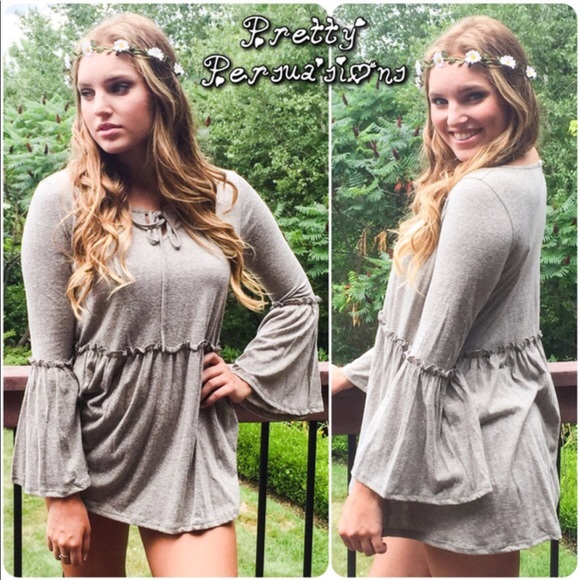 NWT Bell Sleeve Relaxed Boho Peasant Top - Picture 5 of 7